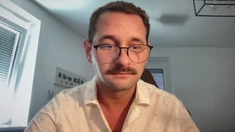 Snapshot of paulsimpsn chatting on 07.18.26 love bush online show from 07.18.26
