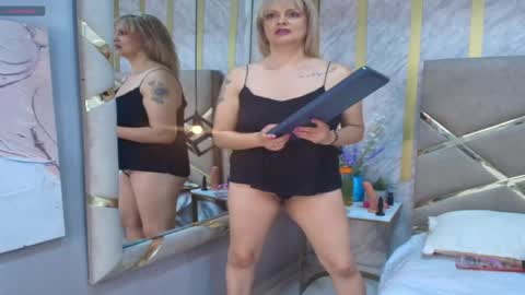 Snapshot of paultte chatting on 05.19.26 paultte online show from 05.19.26