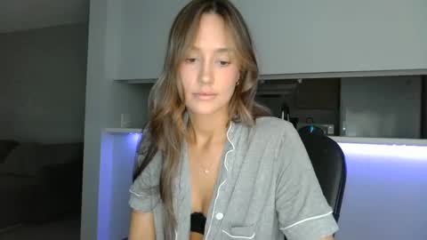 Snapshot of paytondreams chatting on 10.02.25 Payton online show from 10.02.25