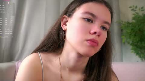 Snapshot of pazrapacki chatting on 05.12.26 Beautiful Mila online show from 05.12.26
