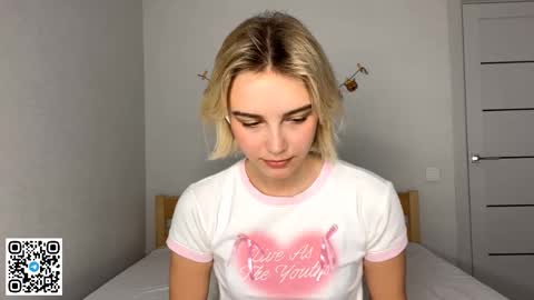 Snapshot of paztumminello chatting on 12.04.25 Lola online show from 12.04.25