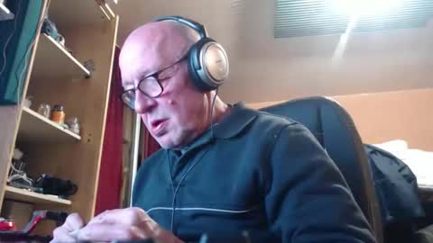 Snapshot of pc8474408 chatting on 11.30.25 pc8474408 online show from 11.30.25