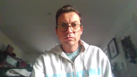 Snapshot of pchittt chatting on 12.20.25 pchittt online show from 12.20.25