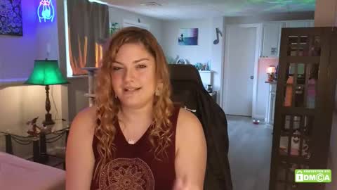 Snapshot of peaceofmae chatting on 10.14.25 online show from 10.14.25