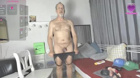 Snapshot of peacetous chatting on 03.01.26 Marc online show from 03.01.26