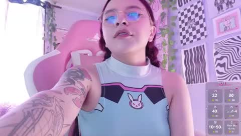 Snapshot of peach69love chatting on 08.05.26 P E A C H online show from 08.05.26