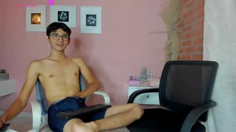 peach tyron online show from 03.03.25