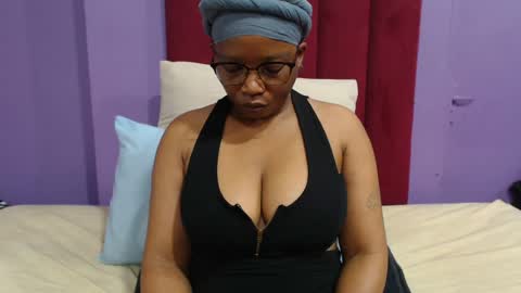 Snapshot of peachassxx chatting on 06.23.26 peachy online show from 06.23.26