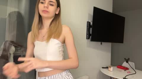 Snapshot of peachy_keens chatting on 03.29.26 Peachy online show from 03.29.26