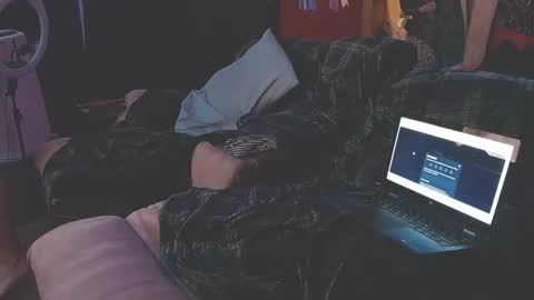 Peachycream2017 online show from 02.09.25