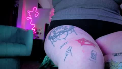 Peachy Nessa online show from 03.20.26