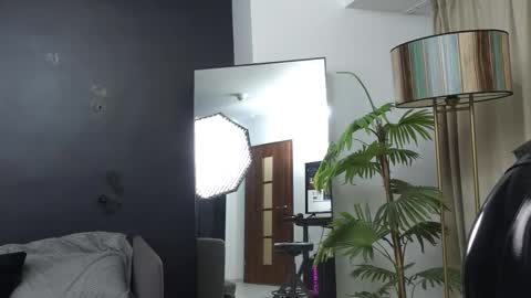 PeachyPixiee online show from 10.27.25