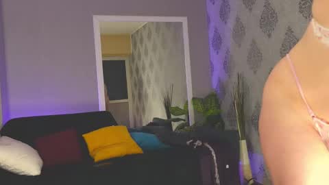 PeachyPixiee online show from 05.09.26