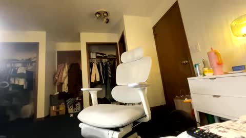 PeachyObsession online show from 01.11.26