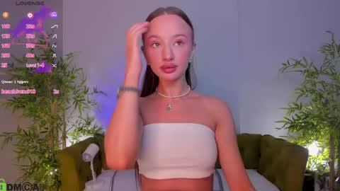 Snapshot of pearl_bloom chatting on 06.05.26 Sex Leah online show from 06.05.26