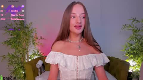 Snapshot of pearl_bloom chatting on 06.08.26 Sex Leah online show from 06.08.26
