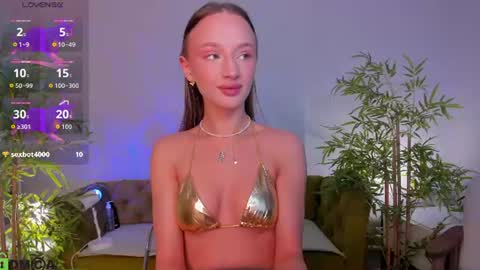 Snapshot of pearl_bloom chatting on 06.18.26 Sex Leah online show from 06.18.26
