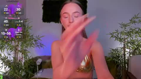 Snapshot of pearl_bloom chatting on 07.01.26 Sex Leah online show from 07.01.26