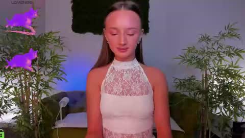 Snapshot of pearl_bloom chatting on 07.16.26 Sex Leah online show from 07.16.26