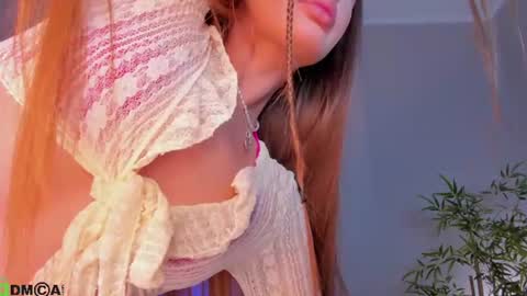 Snapshot of pearl_bloom chatting on 07.28.26 Sex Leah online show from 07.28.26