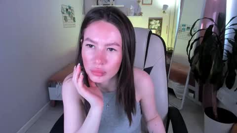 Snapshot of pearl_glow chatting on 04.11.26 Cutie Pearl online show from 04.11.26