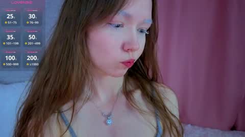 Snapshot of pearly_peach_ chatting on 06.01.26 pearly_peach_ online show from 06.01.26