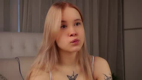 Lily online show from 04.24.26
