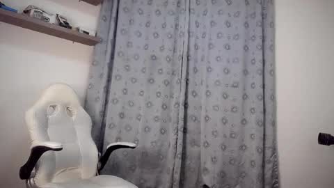 Snapshot of pedro_picapica chatting on 12.18.25 Pedro online show from 12.18.25