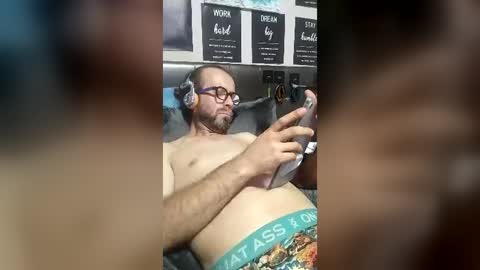 Snapshot of pedrocoelhopio chatting on 06.19.26 pedrocoelhopio online show from 06.19.26