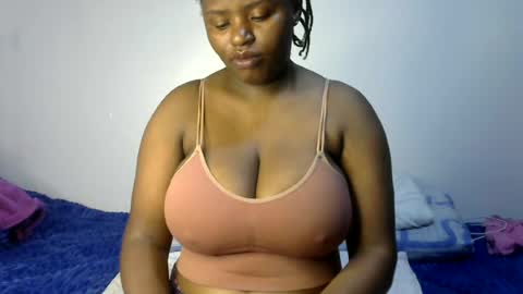 Snapshot of peekyshams chatting on 06.22.26 peekyshams online show from 06.22.26