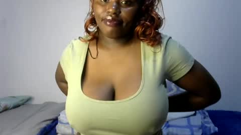 Snapshot of peekyshams chatting on 06.28.26 peekyshams online show from 06.28.26
