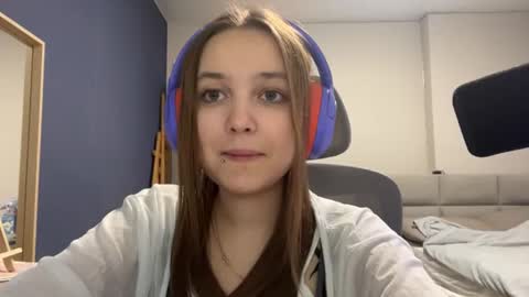 Luna Vale online show from 07.04.26