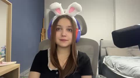 Luna Vale online show from 07.11.26