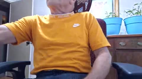 Snapshot of peepingmale chatting on 12.15.24 peepingmale online show from 12.15.24