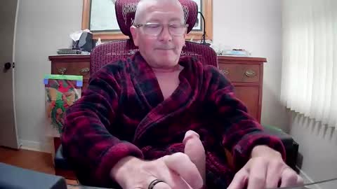 Snapshot of peepingmale chatting on 12.14.25 peepingmale online show from 12.14.25