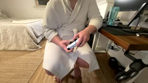 Snapshot of peepmyporksword chatting on 12.20.24 peepmyporksword online show from 12.20.24