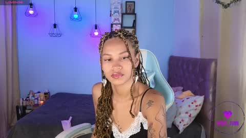 Snapshot of peggy_funn chatting on 12.31.24 peggy-funn online show from 12.31.24