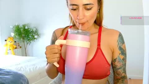 Snapshot of pennyy__ chatting on 06.29.26 Hi Im Penelope better vibrations 1111 online show from 06.29.26