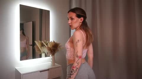 im Kira today is my 1st day here 3 online show from 07.20.26