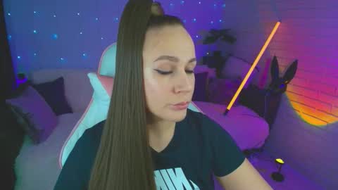 Dia  online show from 10.05.25