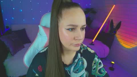 Dia  online show from 10.13.25