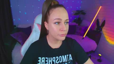 Dia  online show from 10.24.25