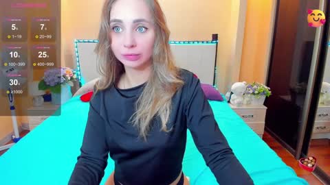 Snapshot of perfectjulia chatting on 12.11.24 Julia online show from 12.11.24