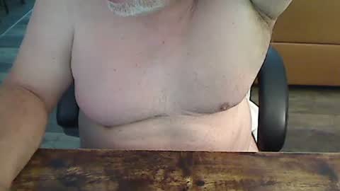 Snapshot of perfecto1957 chatting on 09.22.25 perfecto1957 online show from 09.22.25