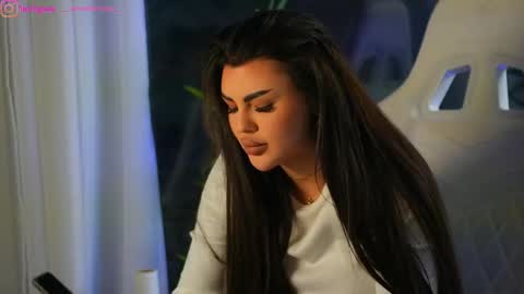 Dee online show from 12.17.24