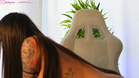 Dee online show from 02.22.25