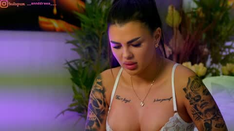 Dee online show from 10.28.25