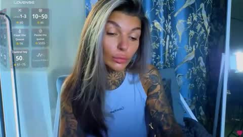 Snapshot of perfecttbaby77n chatting on 10.31.25 Anna online show from 10.31.25