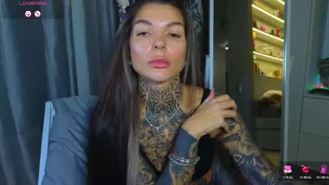 Snapshot of perfecttbaby77n chatting on 01.17.26 Anna online show from 01.17.26