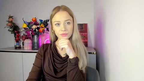 Snapshot of perfectxcindy chatting on 10.28.25 Cindy online show from 10.28.25